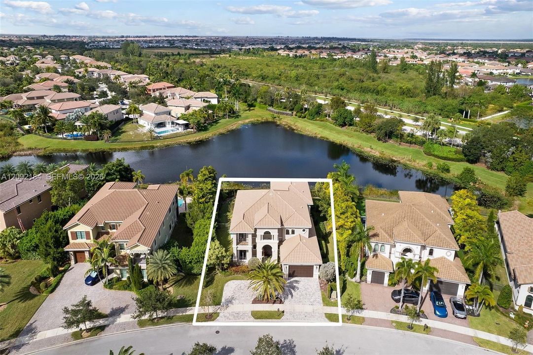 For Rent: $15,000 (6 beds, 4 baths, 4835 Square Feet)
