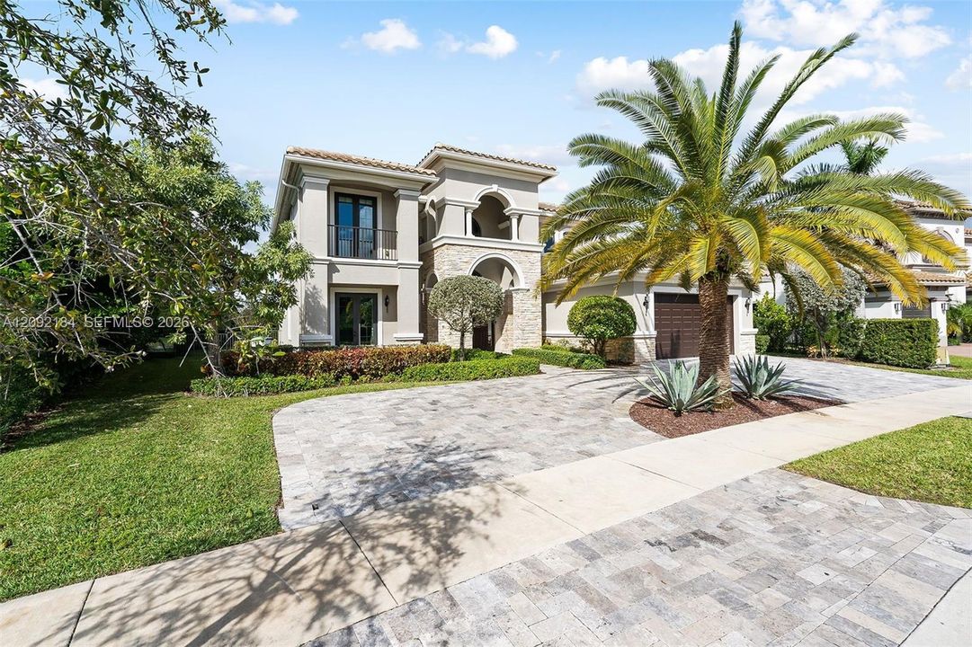 For Rent: $15,000 (6 beds, 4 baths, 4835 Square Feet)