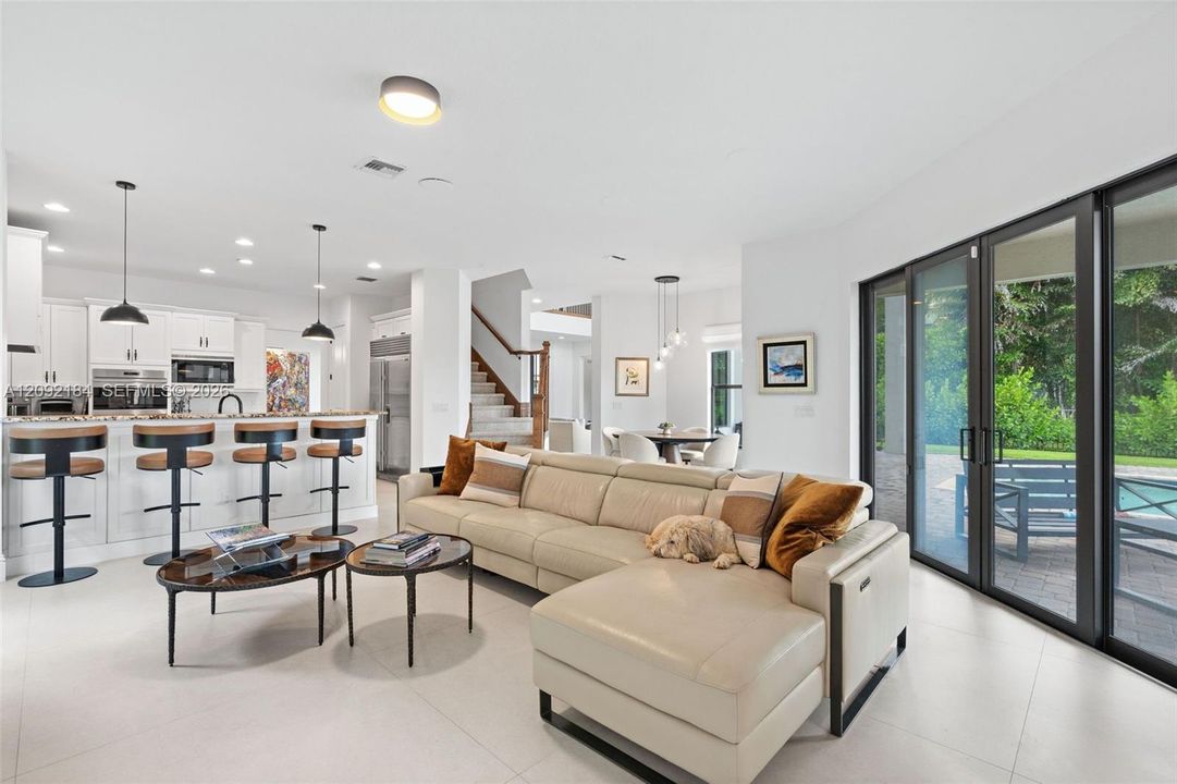 For Rent: $15,000 (6 beds, 4 baths, 4835 Square Feet)