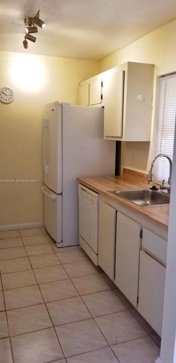 В аренду: $2,500 (2 спален, 1 ванн, 1008 Квадратных фут)