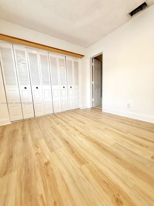 В аренду: $2,500 (2 спален, 1 ванн, 1008 Квадратных фут)