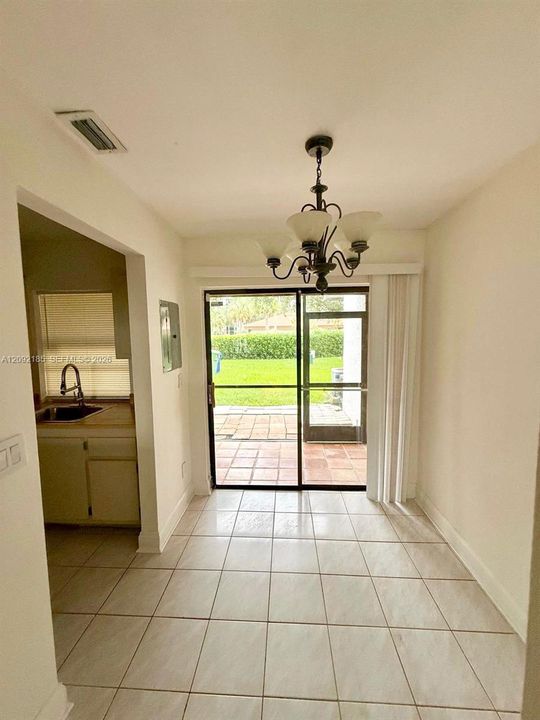 В аренду: $2,500 (2 спален, 1 ванн, 1008 Квадратных фут)