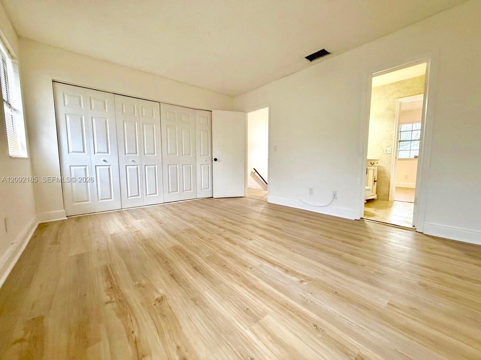 В аренду: $2,500 (2 спален, 1 ванн, 1008 Квадратных фут)