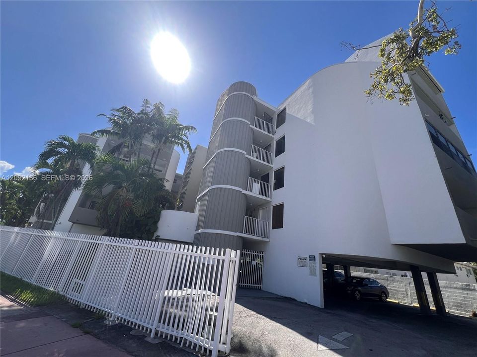 En Venta: $215,000 (1 camas, 1 baños, 721 Pies cuadrados)