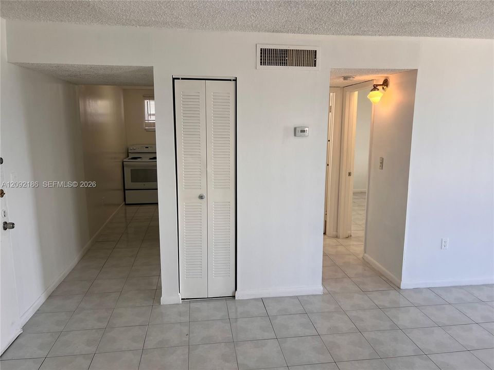 En Venta: $215,000 (1 camas, 1 baños, 721 Pies cuadrados)