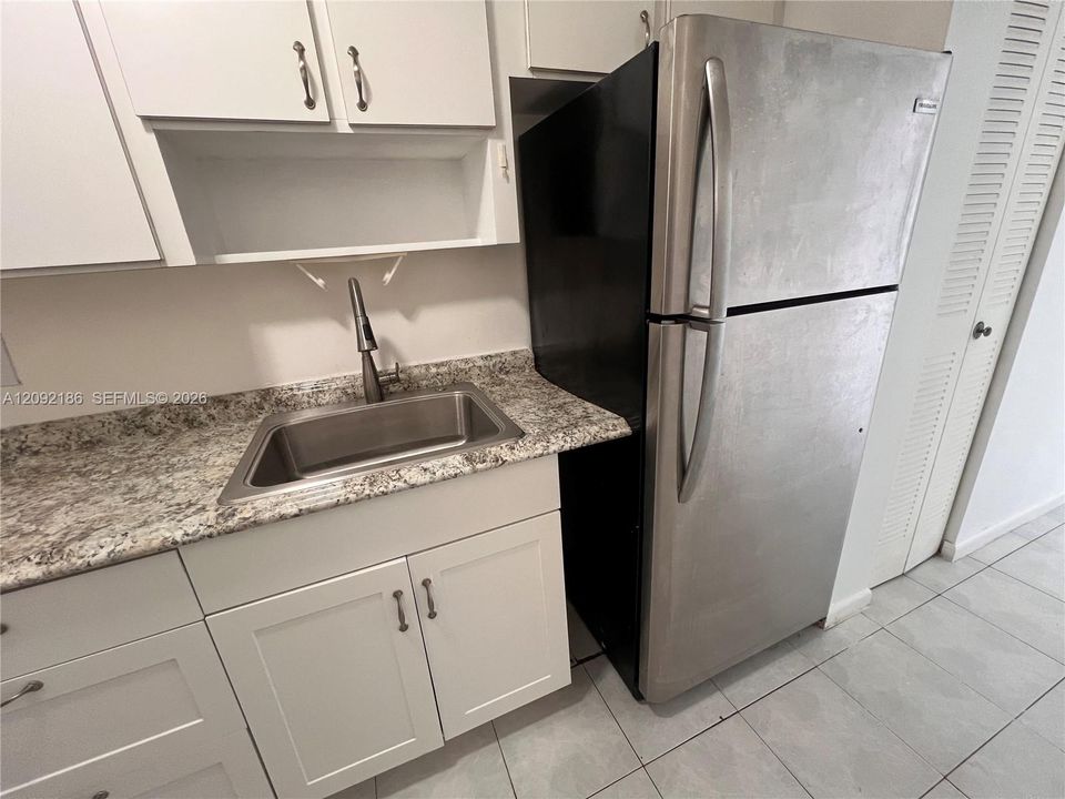 En Venta: $215,000 (1 camas, 1 baños, 721 Pies cuadrados)