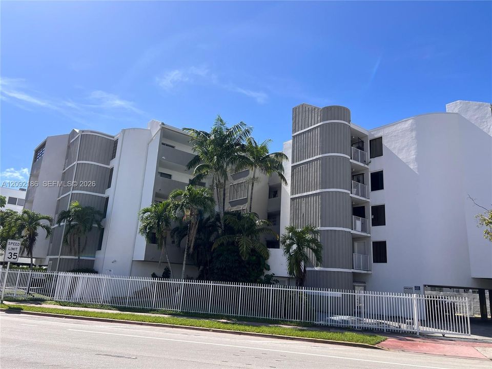 En Venta: $215,000 (1 camas, 1 baños, 721 Pies cuadrados)