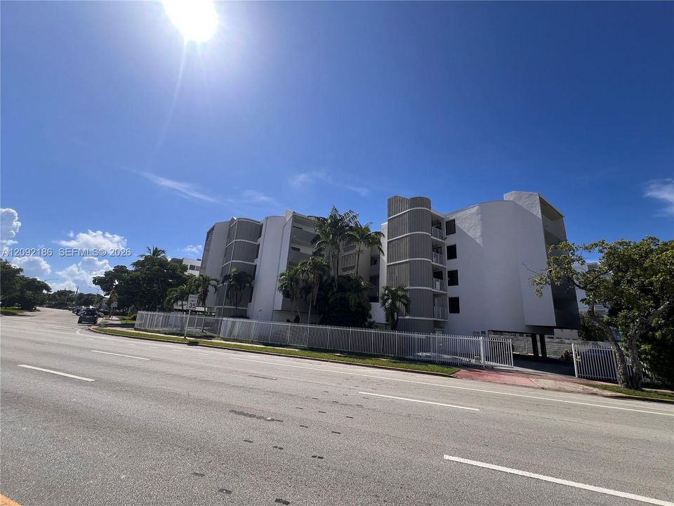 En Venta: $215,000 (1 camas, 1 baños, 721 Pies cuadrados)