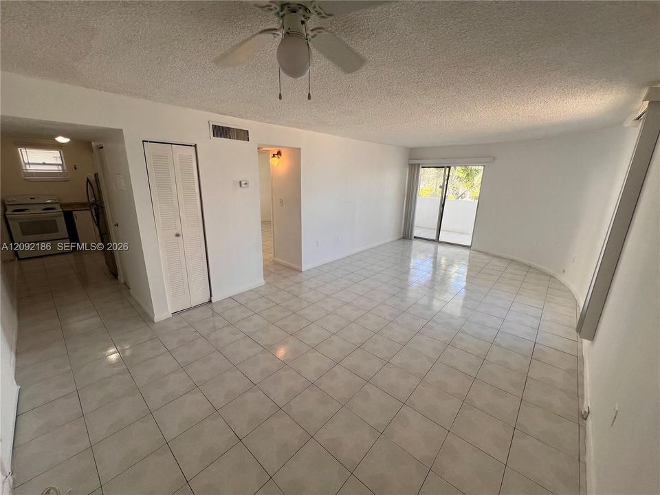 En Venta: $215,000 (1 camas, 1 baños, 721 Pies cuadrados)