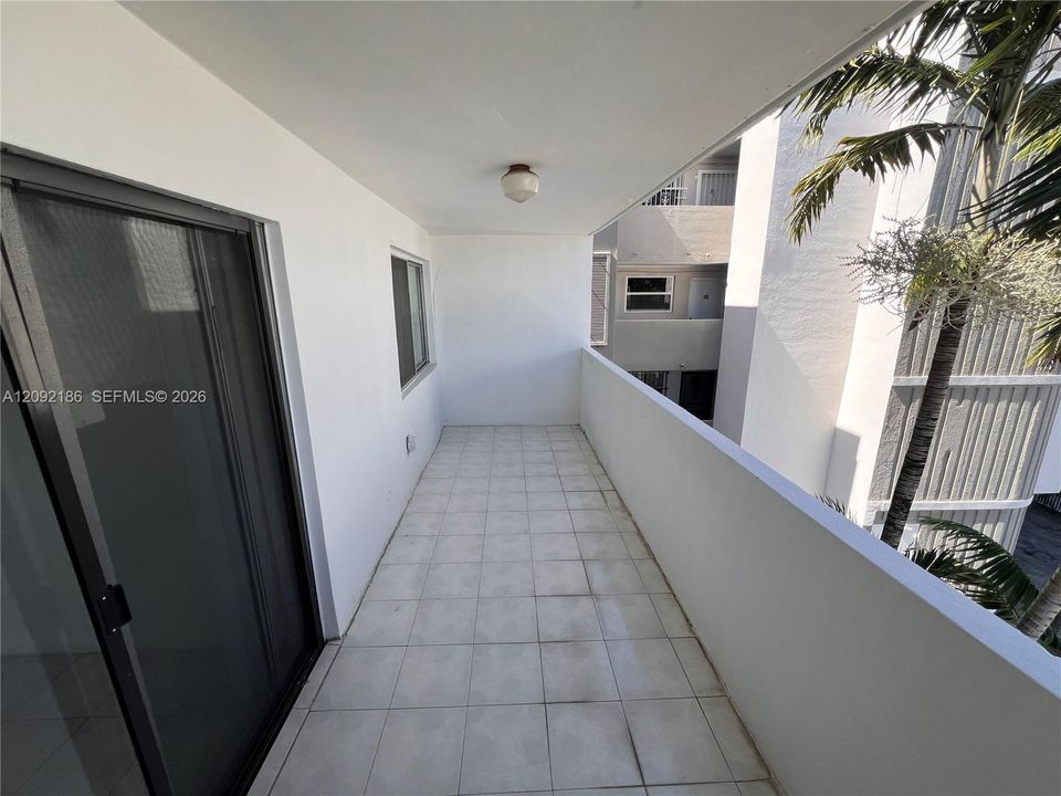En Venta: $215,000 (1 camas, 1 baños, 721 Pies cuadrados)