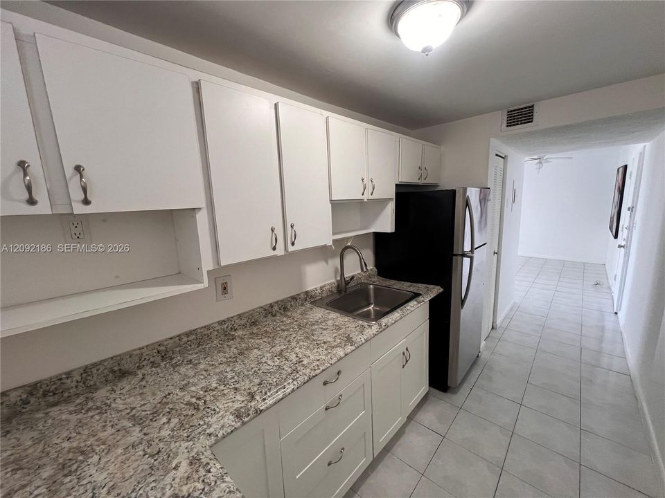 En Venta: $215,000 (1 camas, 1 baños, 721 Pies cuadrados)