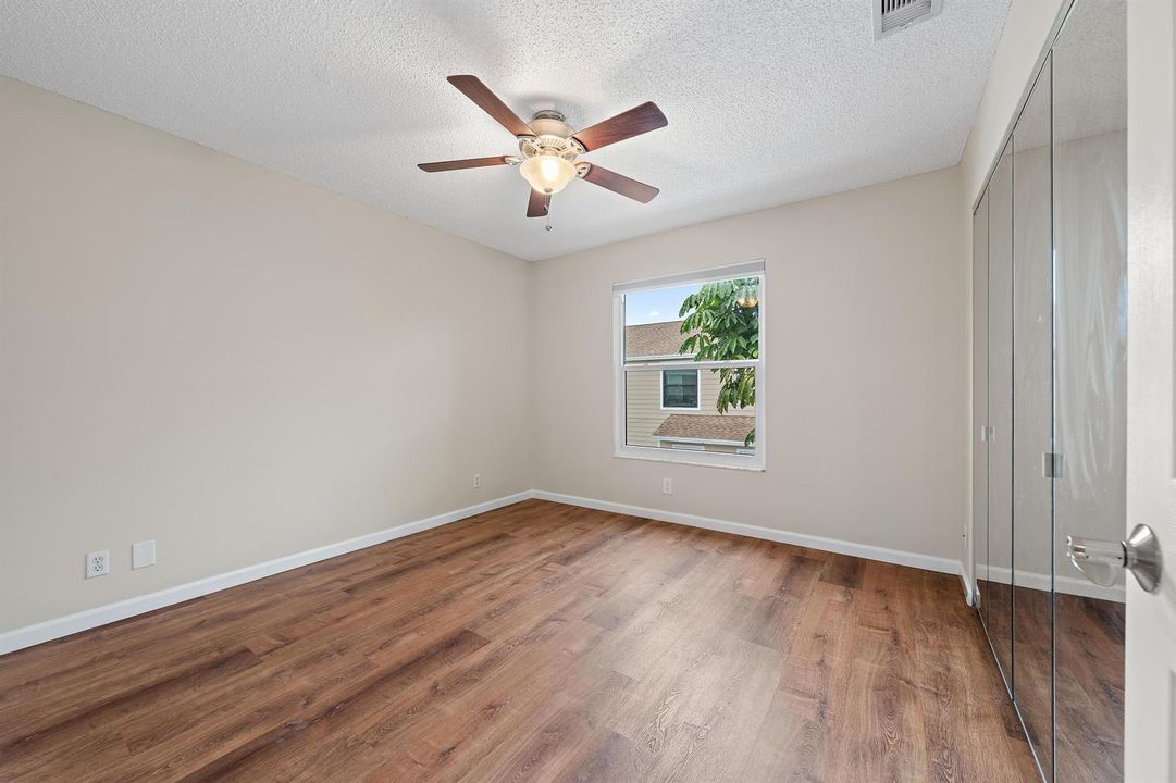 502 Lakewood Dr 10b-17