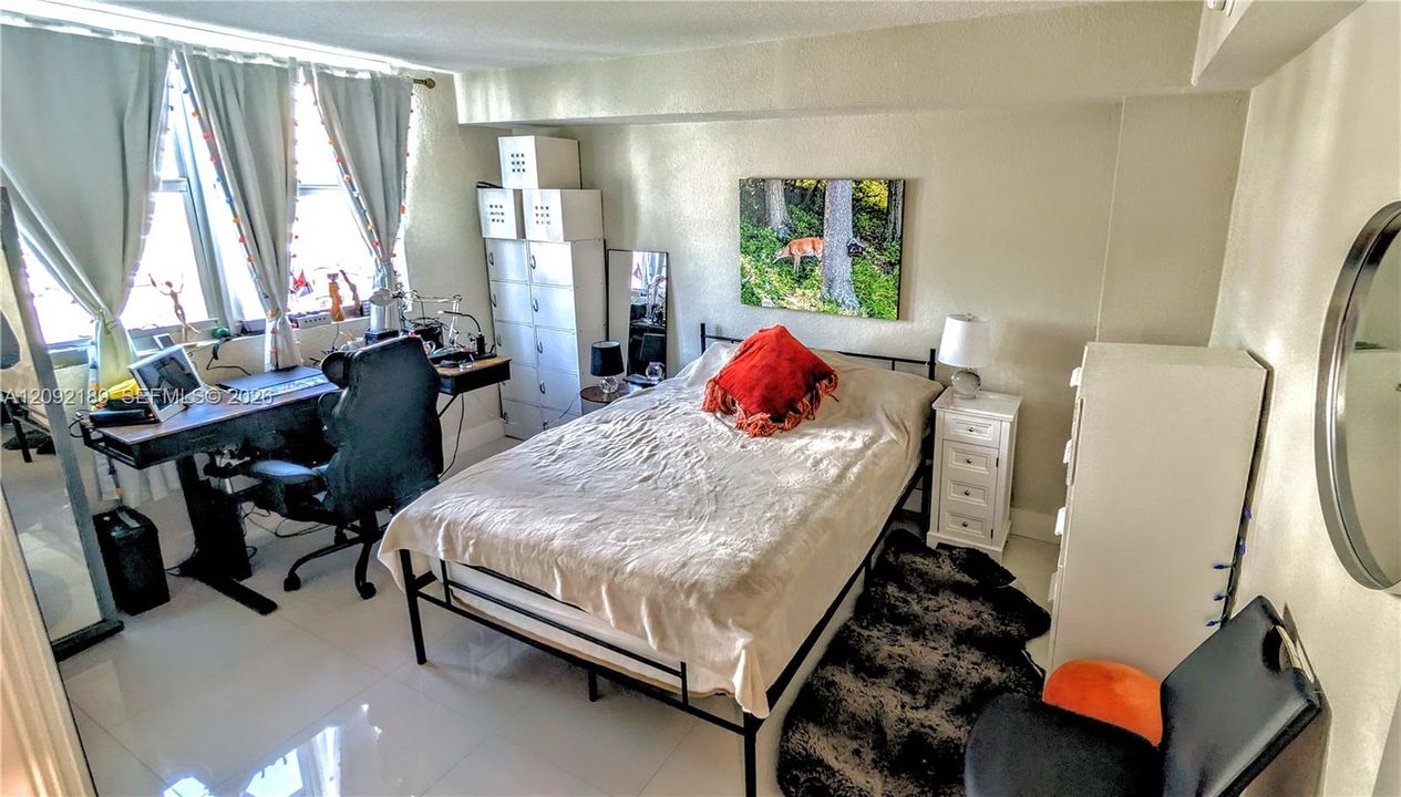 На продажу: $323,900 (2 спален, 1 ванн, 1100 Квадратных фут)
