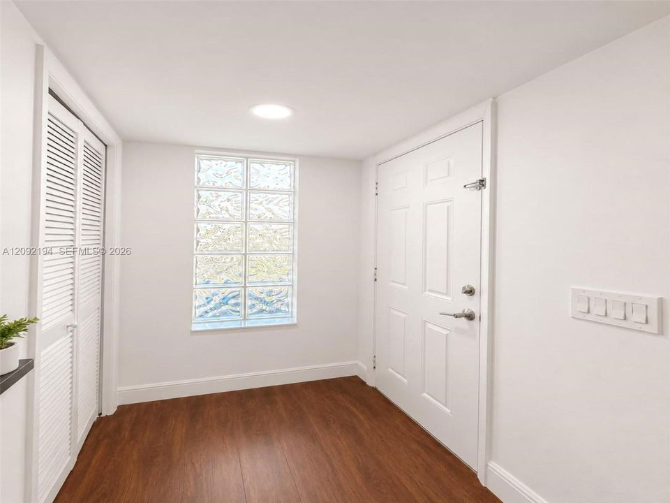 For Rent: $2,600 (2 beds, 2 baths, 1220 Square Feet)