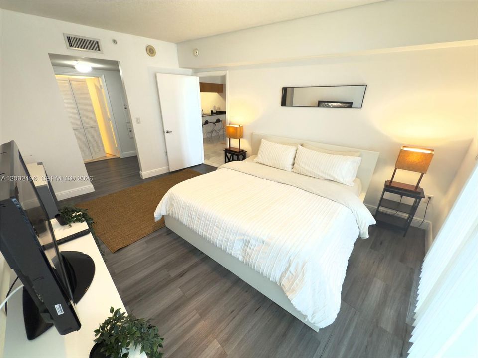 For Rent: $2,980 (1 beds, 1 baths, 791 Square Feet)