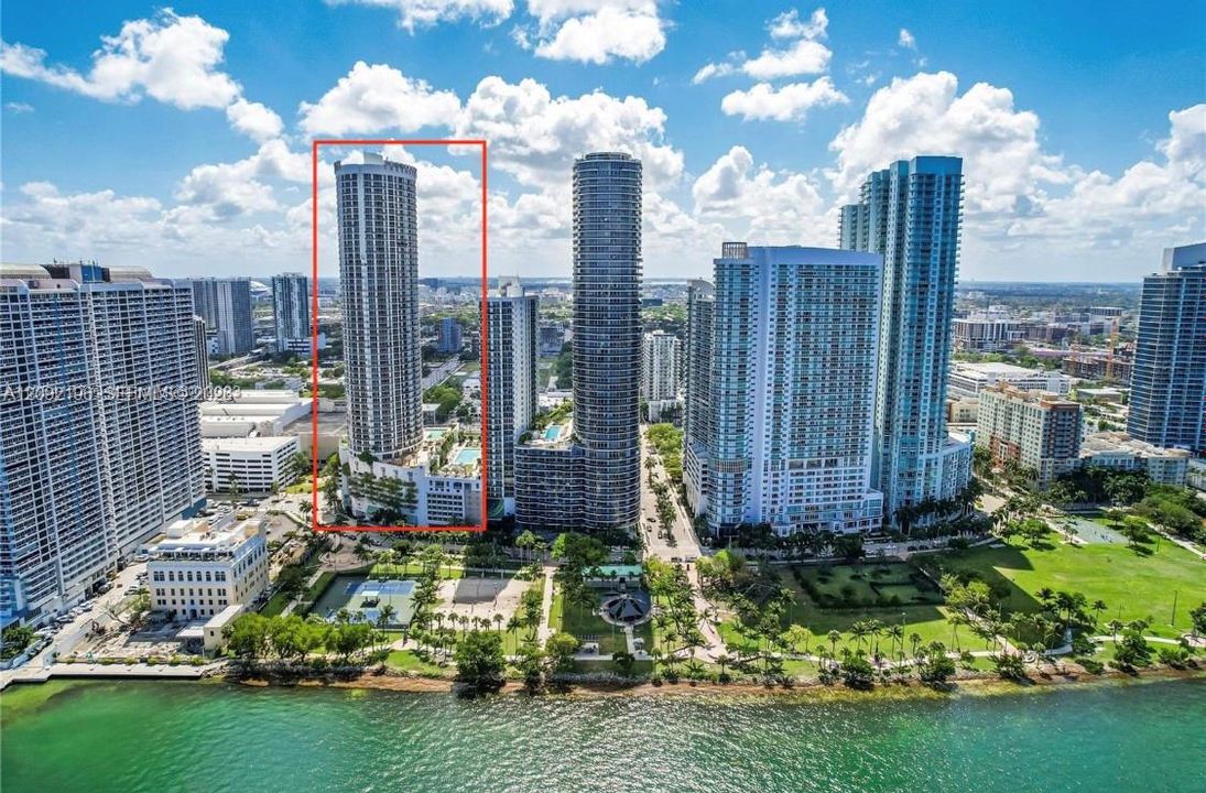 For Rent: $2,980 (1 beds, 1 baths, 791 Square Feet)