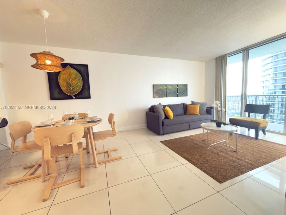 For Rent: $2,980 (1 beds, 1 baths, 791 Square Feet)