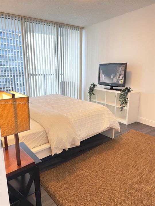 For Rent: $2,980 (1 beds, 1 baths, 791 Square Feet)