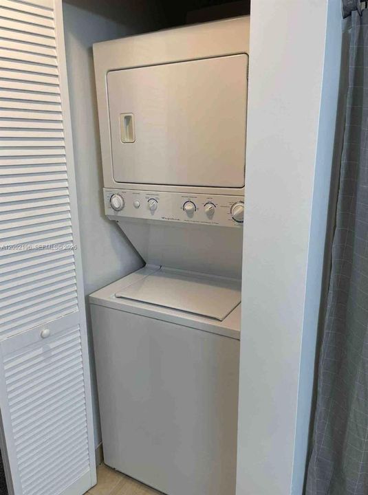 For Rent: $2,980 (1 beds, 1 baths, 791 Square Feet)