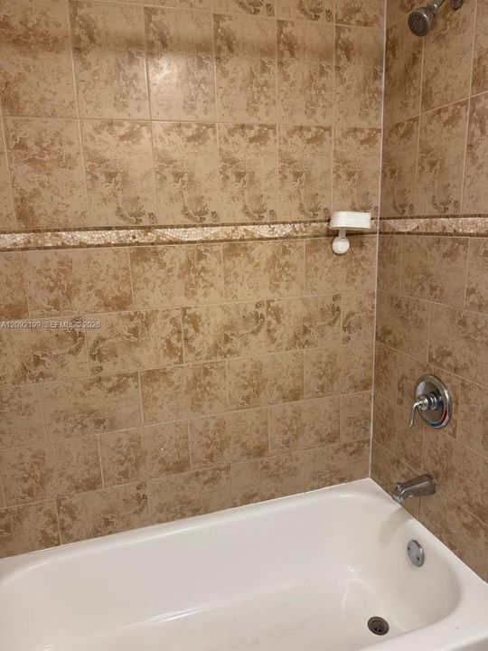 For Rent: $2,400 (1 beds, 1 baths, 626 Square Feet)