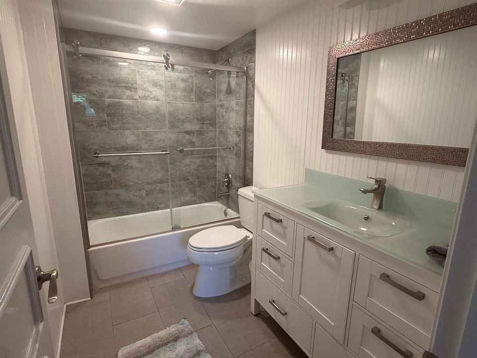 2nd Bathroom