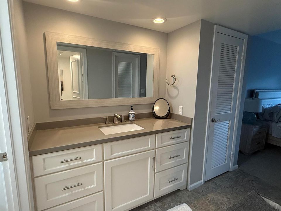 Master vanity