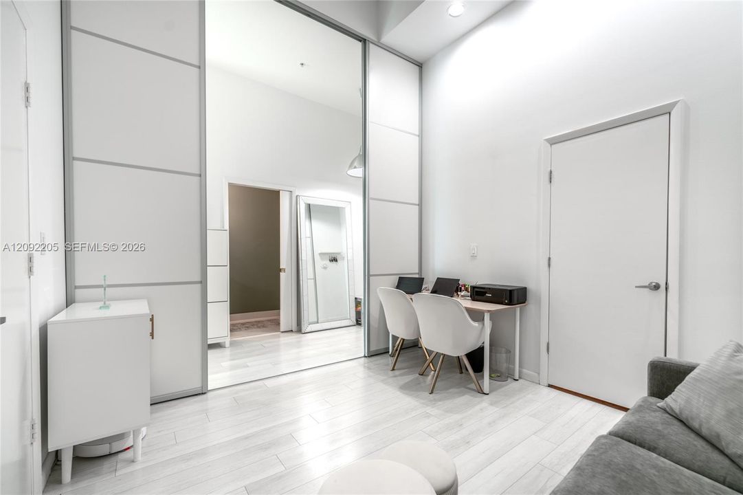 For Rent: $4,950 (2 beds, 2 baths, 1377 Square Feet)