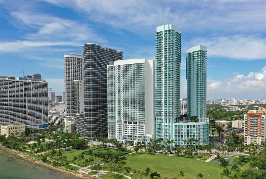 For Rent: $4,950 (2 beds, 2 baths, 1377 Square Feet)