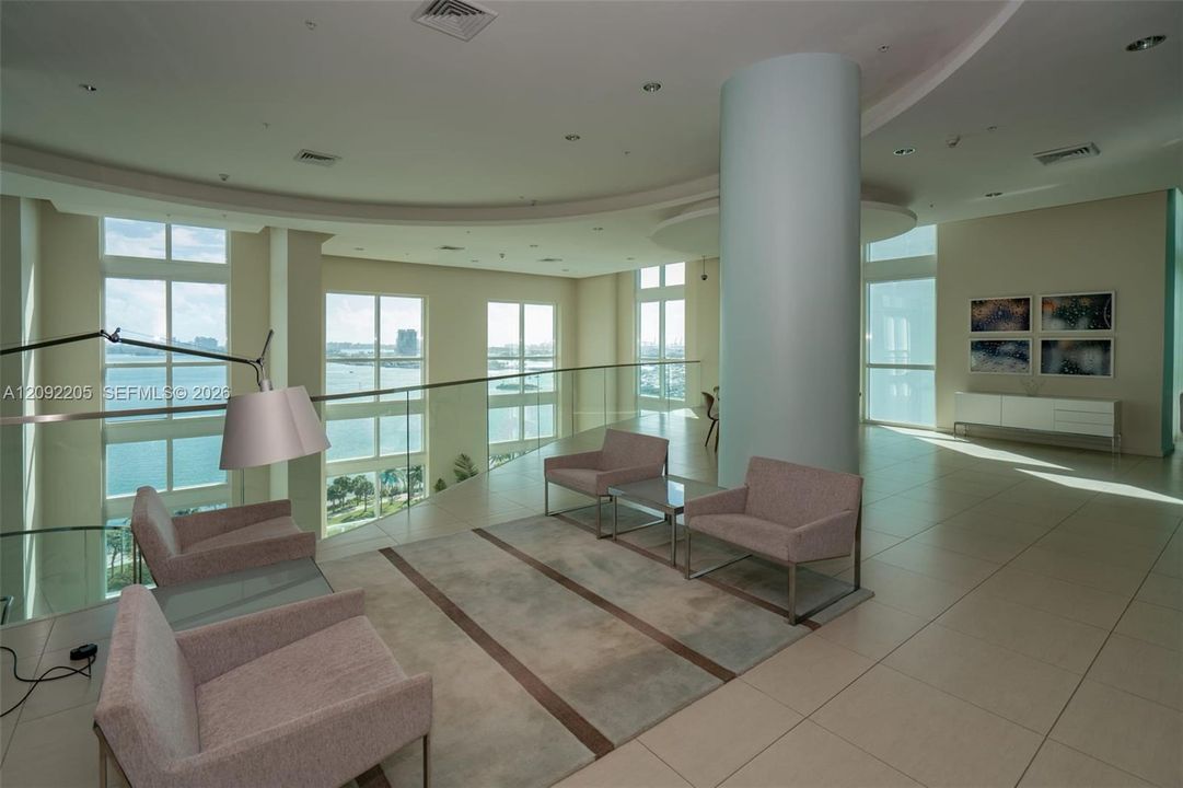 For Rent: $4,950 (2 beds, 2 baths, 1377 Square Feet)