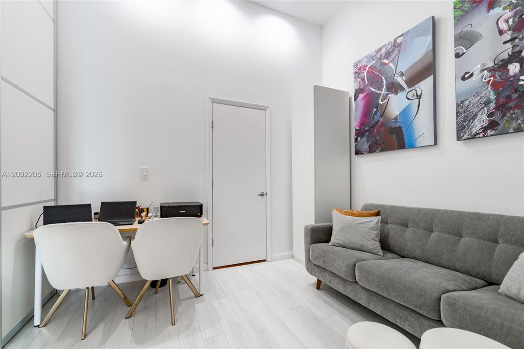 For Rent: $4,950 (2 beds, 2 baths, 1377 Square Feet)
