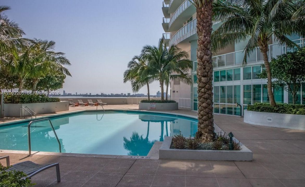 For Rent: $4,950 (2 beds, 2 baths, 1377 Square Feet)