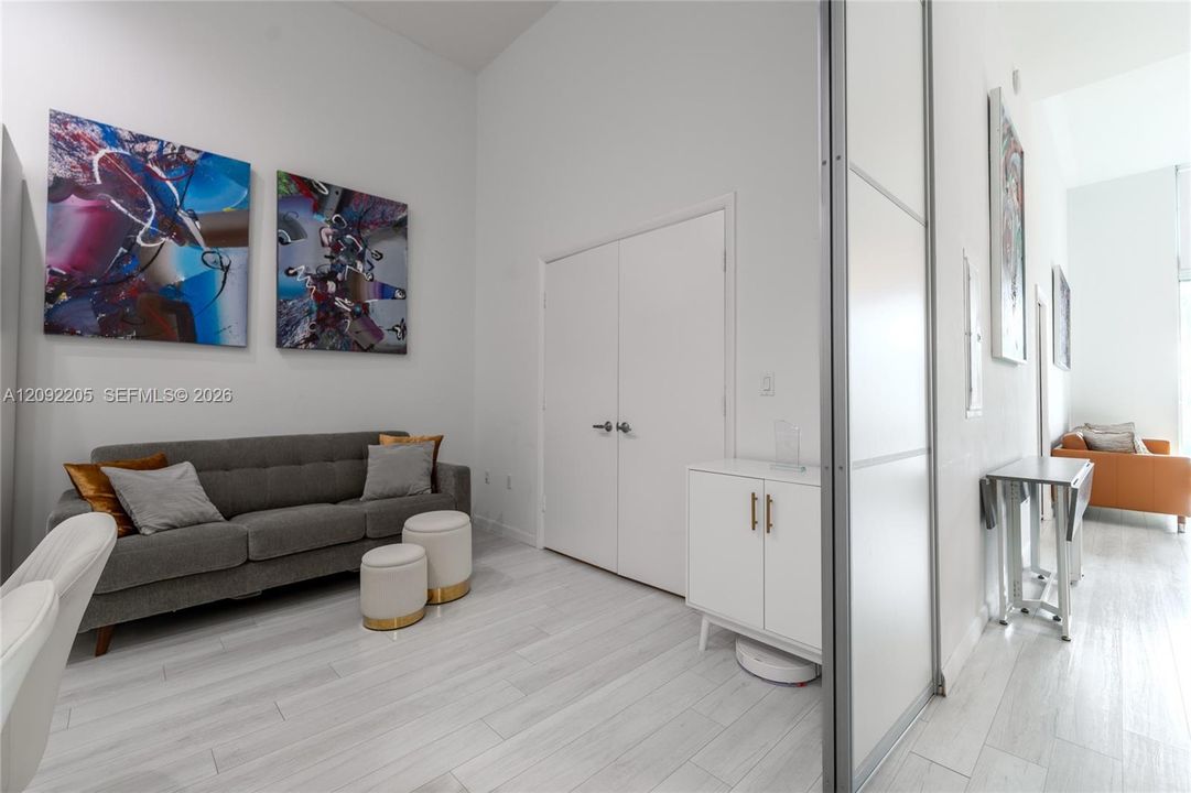 For Rent: $4,950 (2 beds, 2 baths, 1377 Square Feet)
