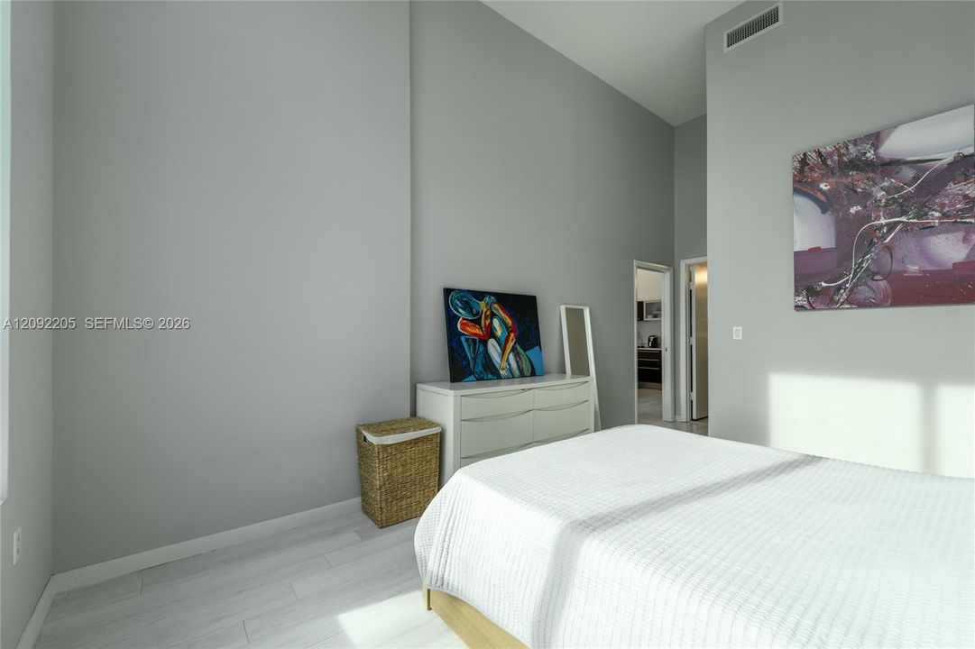 For Rent: $4,950 (2 beds, 2 baths, 1377 Square Feet)