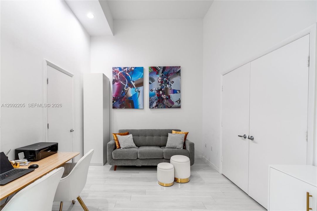 For Rent: $4,950 (2 beds, 2 baths, 1377 Square Feet)