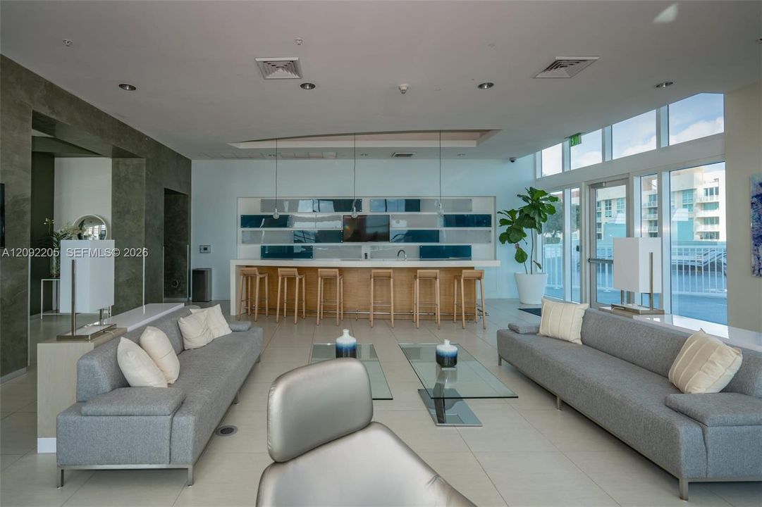 For Rent: $4,950 (2 beds, 2 baths, 1377 Square Feet)