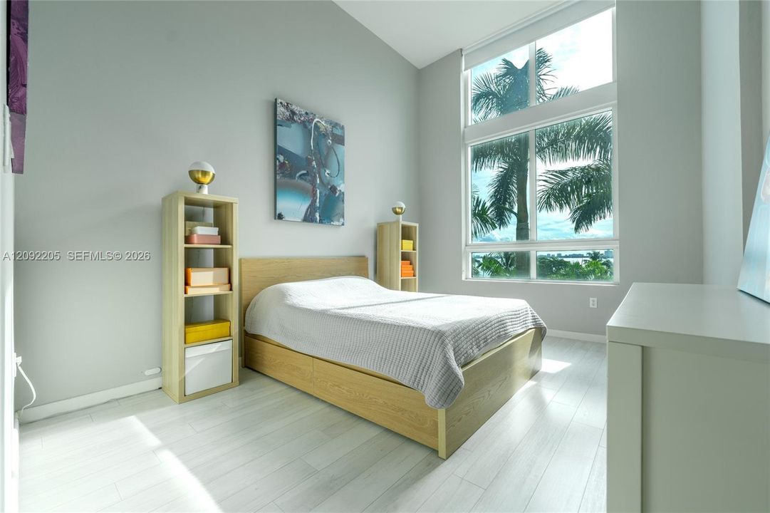 For Rent: $4,950 (2 beds, 2 baths, 1377 Square Feet)