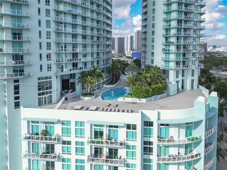 For Rent: $4,950 (2 beds, 2 baths, 1377 Square Feet)