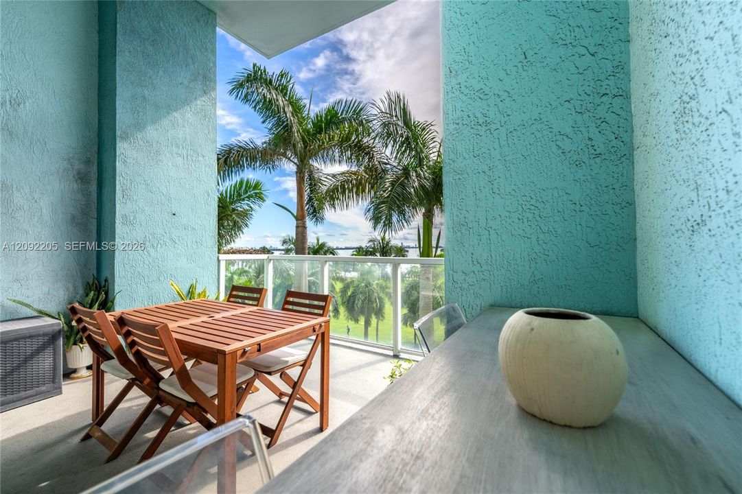 For Rent: $4,950 (2 beds, 2 baths, 1377 Square Feet)