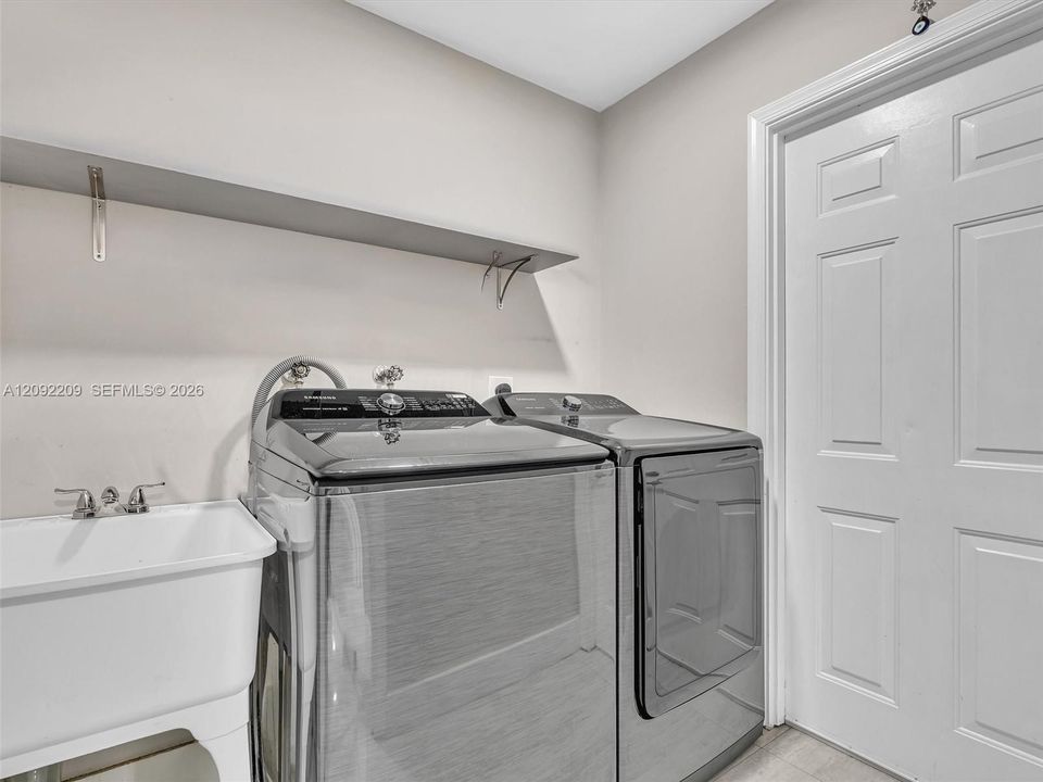 For Rent: $6,000 (4 beds, 2 baths, 2418 Square Feet)