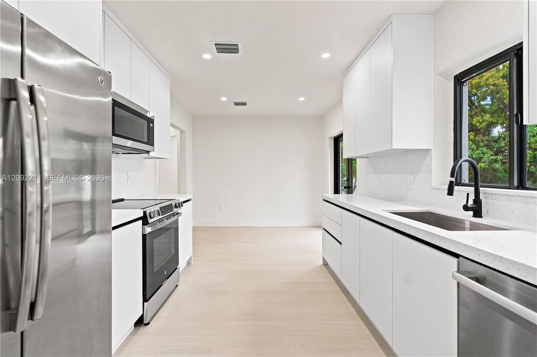 На продажу: $579,800 (3 спален, 2 ванн, 0 Квадратных фут)