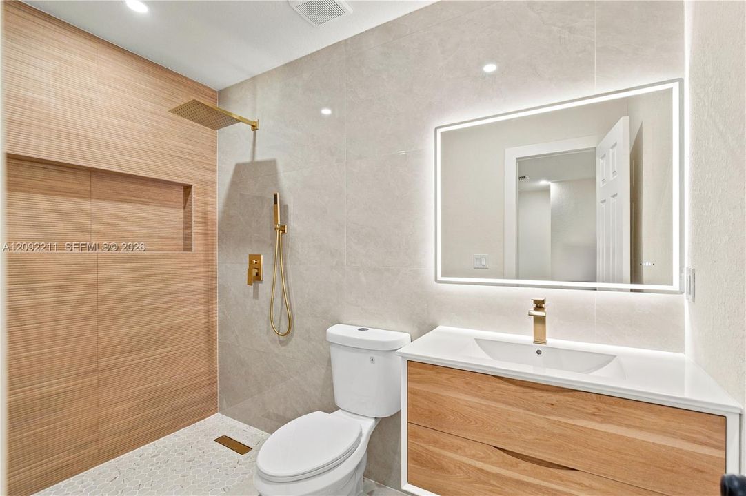 На продажу: $579,800 (3 спален, 2 ванн, 0 Квадратных фут)