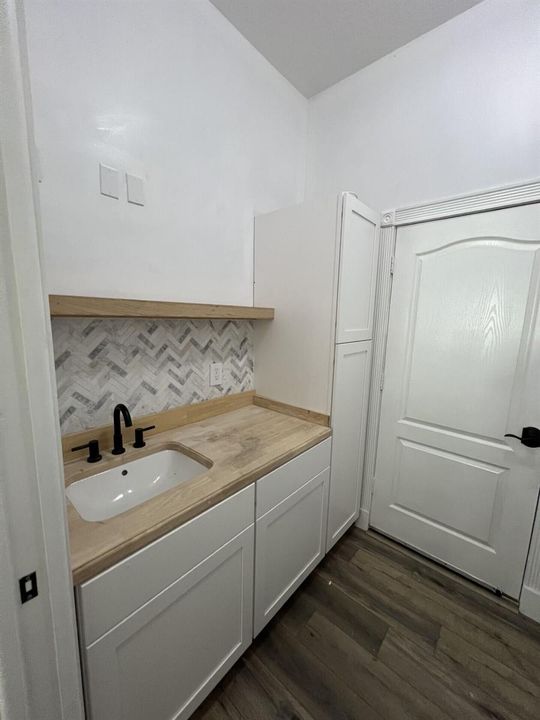 Laundry room (2)