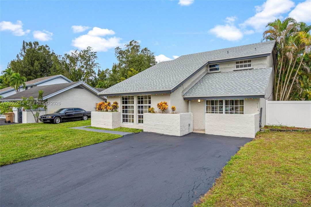 For Rent: $4,500 (4 beds, 2 baths, 2022 Square Feet)