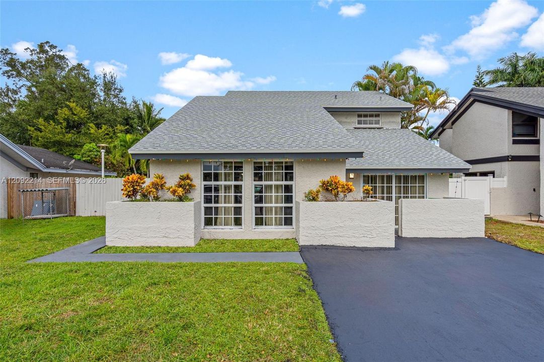For Rent: $4,500 (4 beds, 2 baths, 2022 Square Feet)
