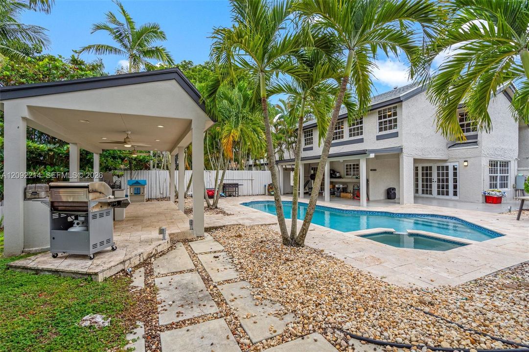 For Rent: $4,500 (4 beds, 2 baths, 2022 Square Feet)