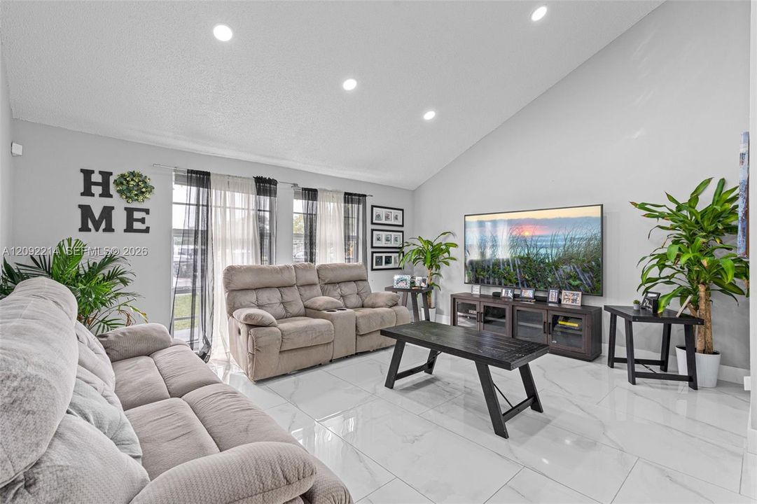 For Rent: $4,500 (4 beds, 2 baths, 2022 Square Feet)