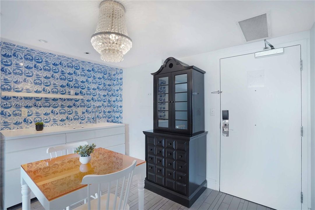 En Venta: $399,000 (0 camas, 1 baños, 485 Pies cuadrados)