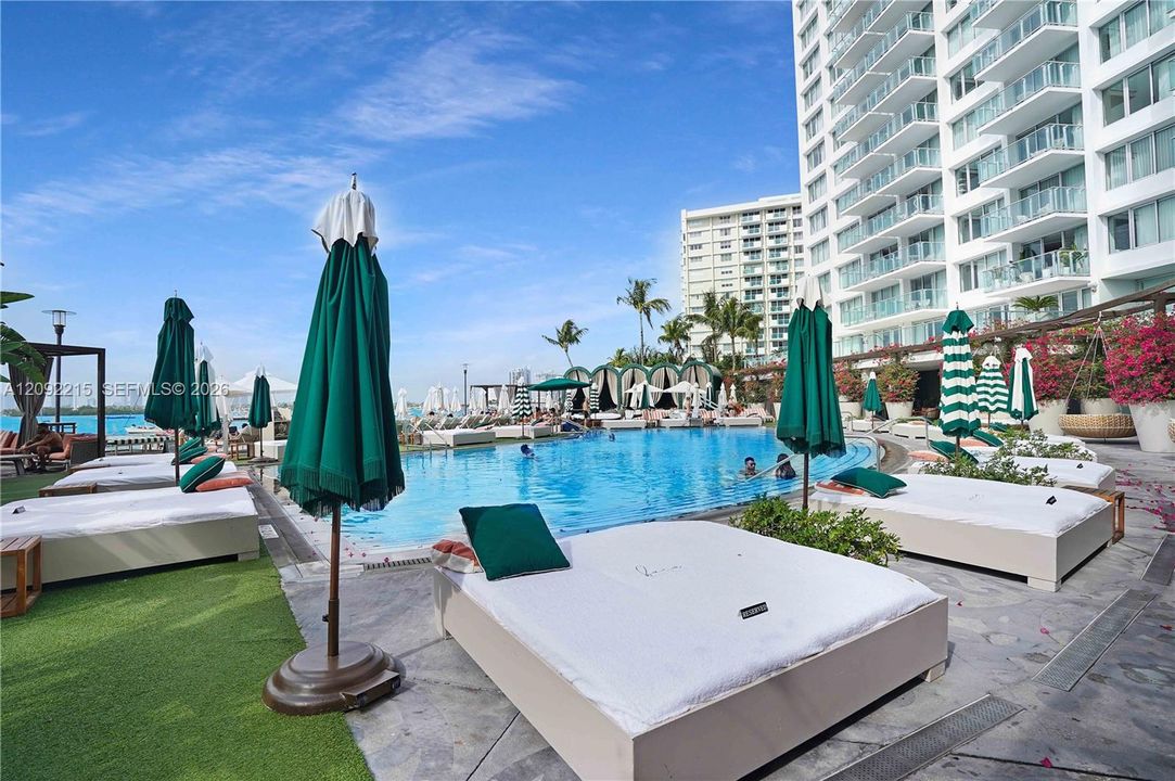 En Venta: $399,000 (0 camas, 1 baños, 485 Pies cuadrados)