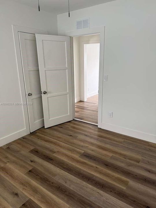 В аренду: $2,500 (2 спален, 1 ванн, 900 Квадратных фут)