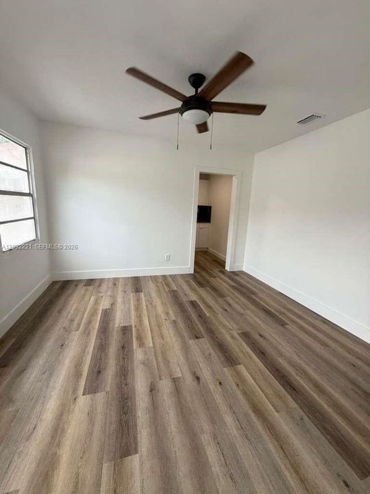 В аренду: $2,500 (2 спален, 1 ванн, 900 Квадратных фут)